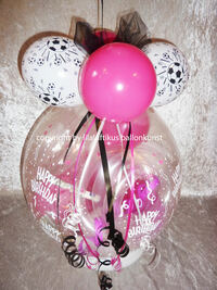 ballongeschenk-fu&szlig;ball-pink